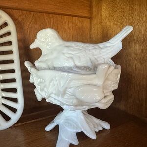 Vintage Westmoreland White Milk Glass Bird on Nest Covered Candy Dish.